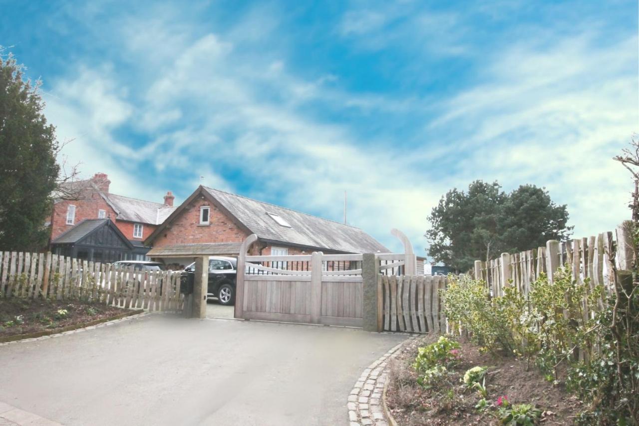The Hayloft - Cheshire Villa Crewe Kültér fotó