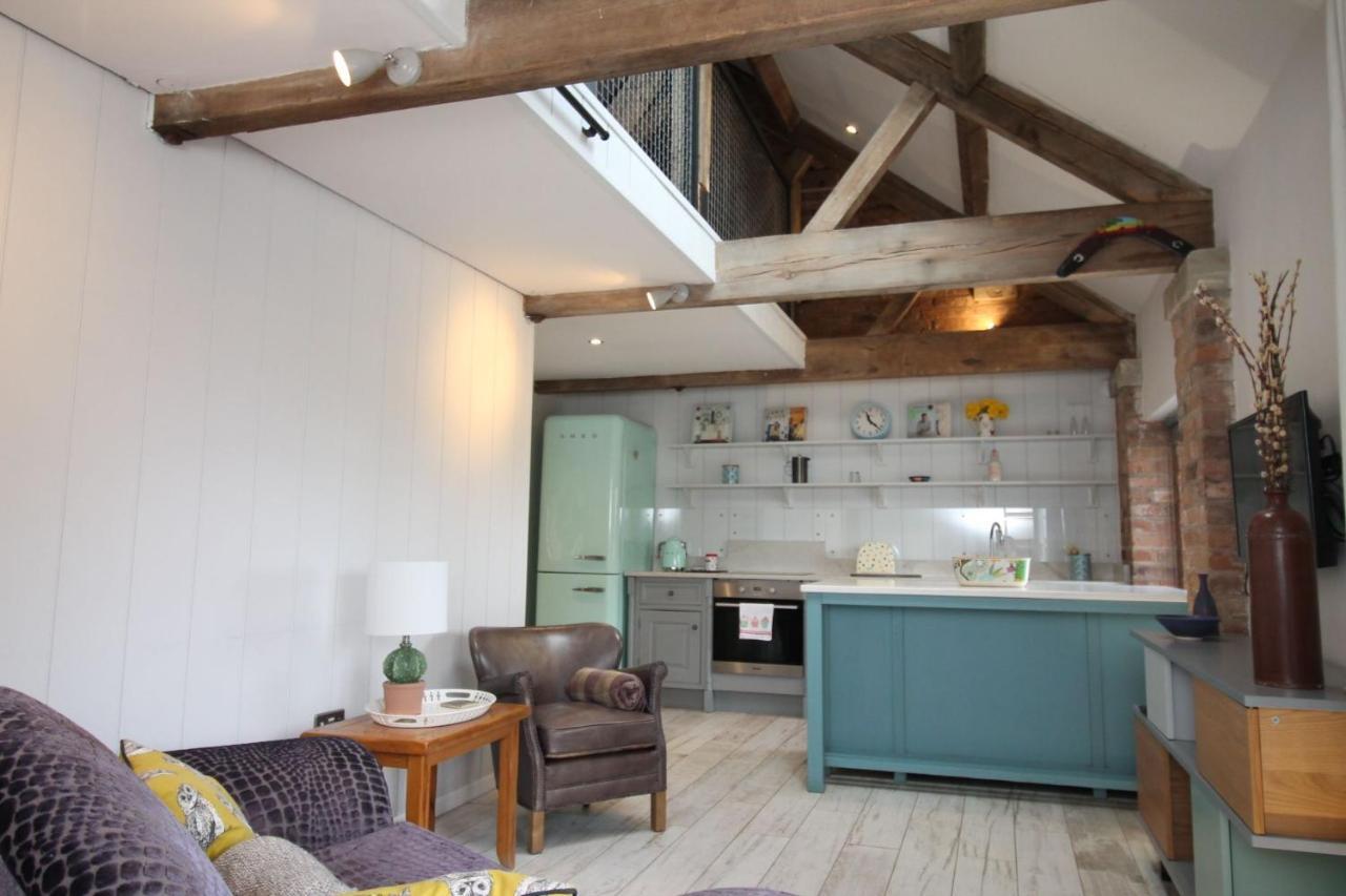 The Hayloft - Cheshire Villa Crewe Kültér fotó
