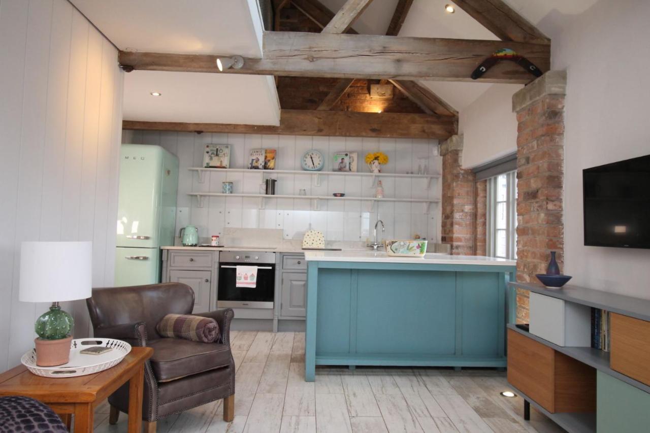 The Hayloft - Cheshire Villa Crewe Kültér fotó